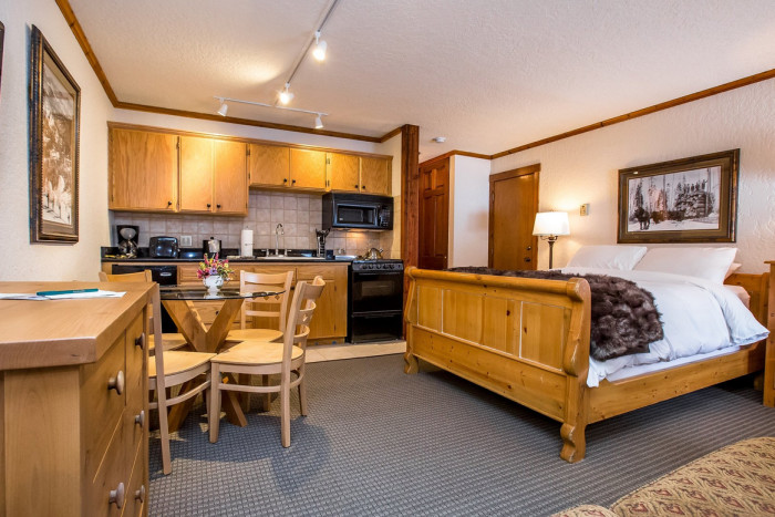 Kandahar Lodge — , 