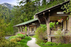 Belton Chalet | Group Cottages & Lodge Rooms