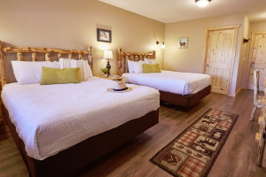 Paddle Ridge | Lodge Rooms or Full Cabins