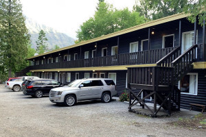 Motel Lake McDonald | Inside Glacier Park