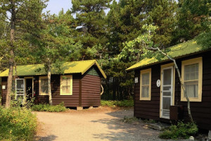 Swiftcurrent Motor Inn & Cabins