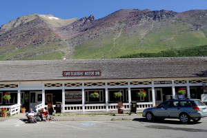 Swiftcurrent Motor Inn, Motel & Cabins
