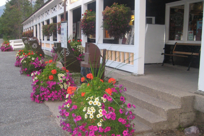 Swiftcurrent Motor Inn & Cabins / Xanterra — Columbia Falls, MT
