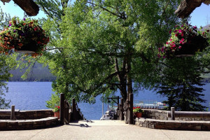 Lake McDonald Lodge | Lakeside Hotel & Lodge