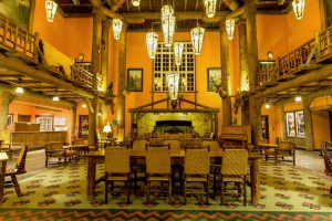 Lake McDonald Lodge | Lakeside Hotel in the Park