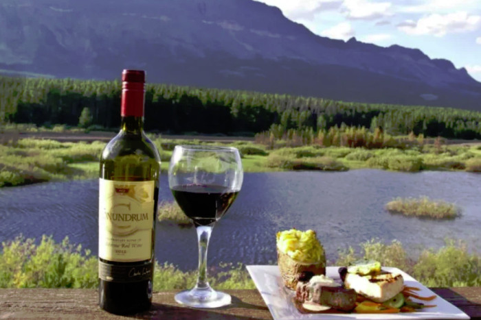 Summit Mountain Lodge — East Glacier, MT