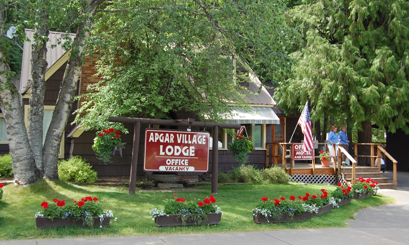 Apgar Village Lodge